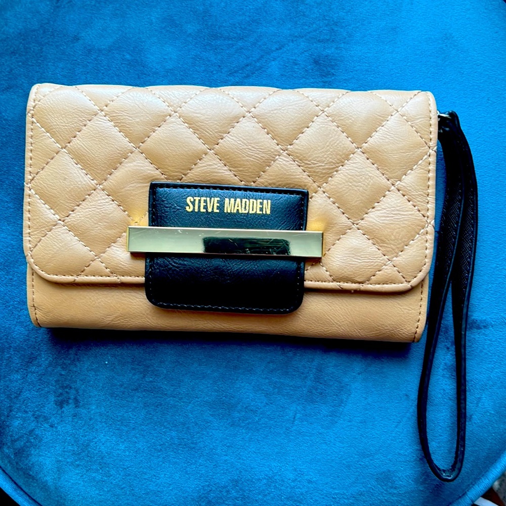 Steve Madden card and/or money wristlet clutch